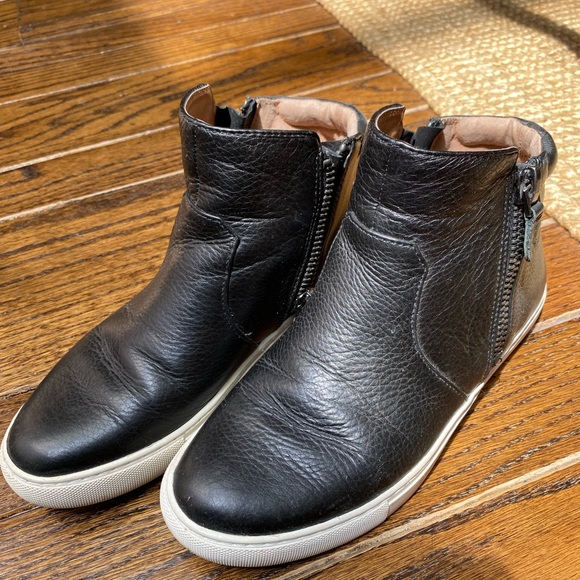 Kenneth Cole High top Sneakers - Picture 2 of 4